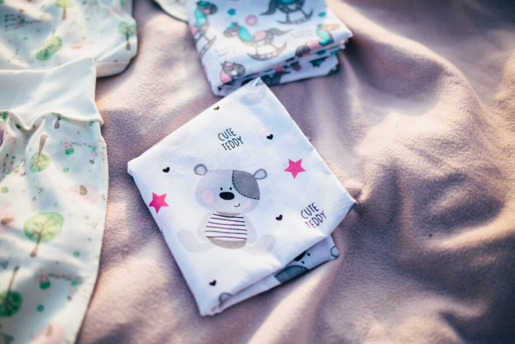 Lençol para Berço: os Melhores em Conforto e Estilo para o Seu Bebê 16 lovely family forest